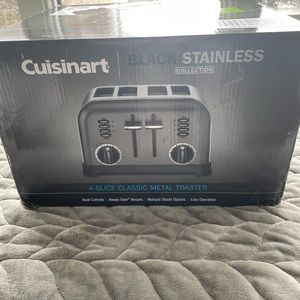 Cuisinart stainless steel 4 slice toaster BRAND NEW